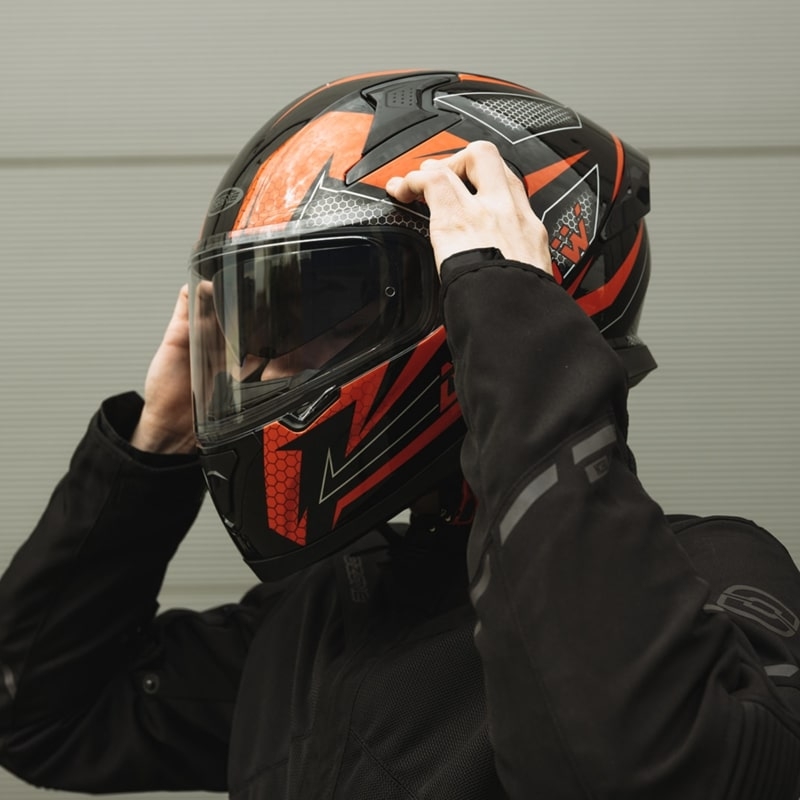 Integrální přilba na motorku Ozone Arrow černo-šedo-fluo červená