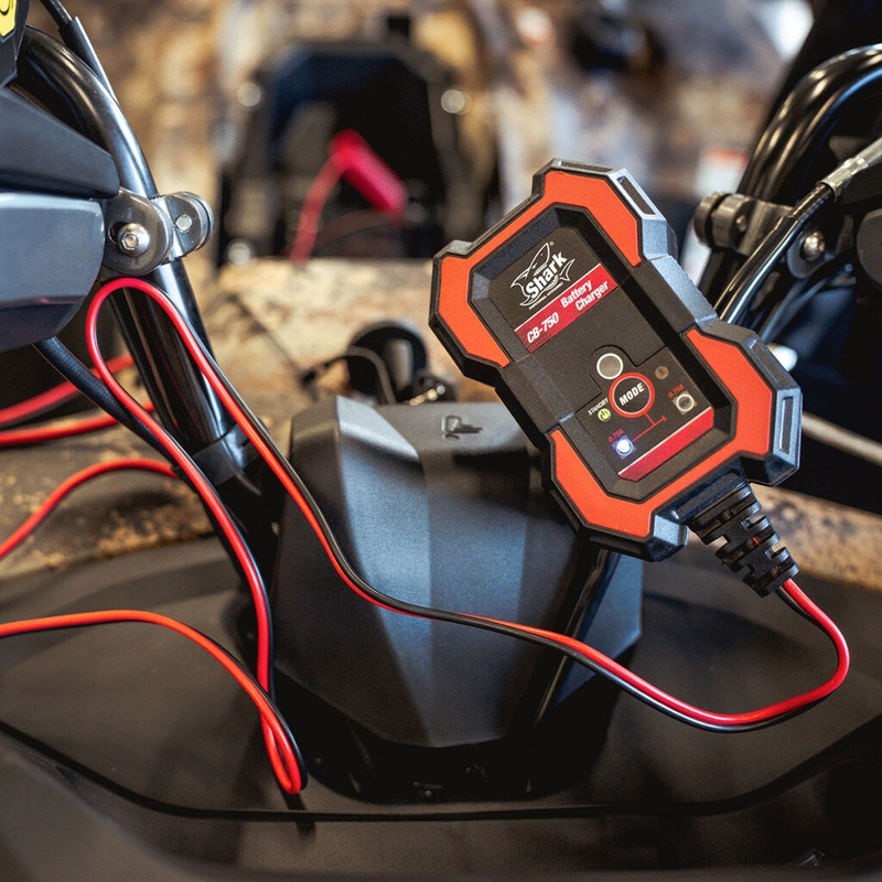 Интелигентно зарядно устройство SHARK CB-750