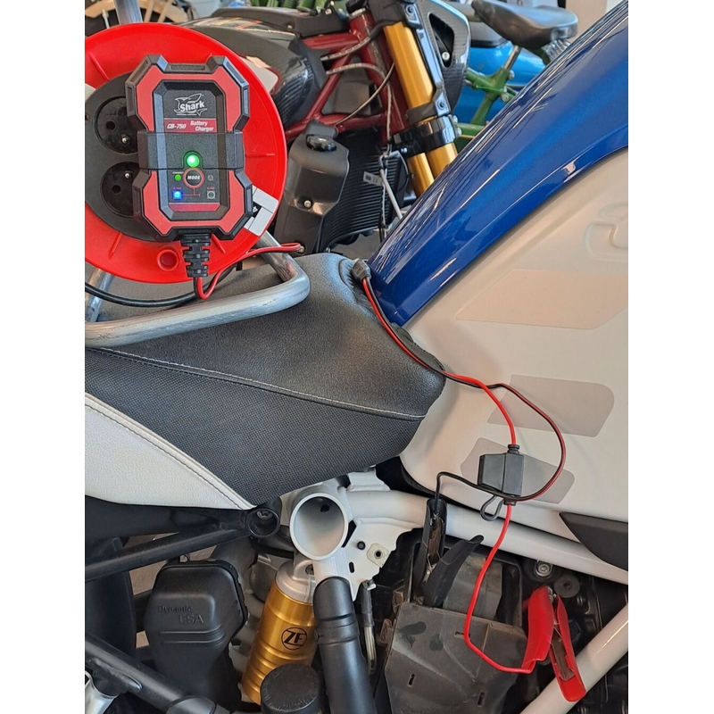 Интелигентно зарядно устройство SHARK CB-750