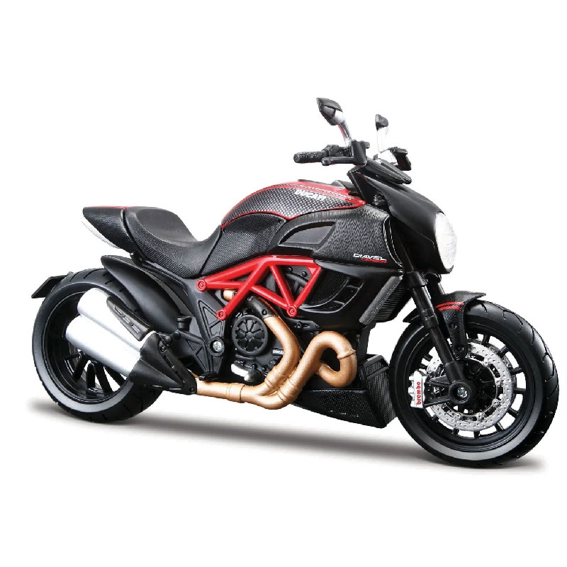Модел на Maisto Ducati Diavel Carbon 1:12