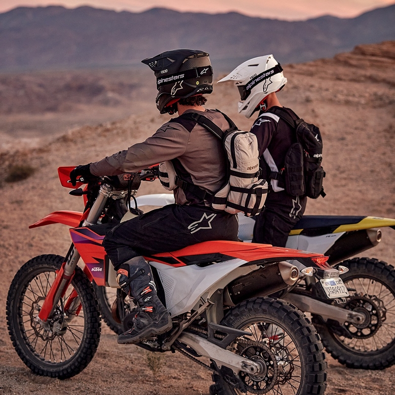 Тактическа раница Alpinestars Techdura, черно-бяла, 9 л