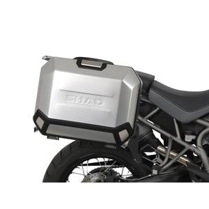 Kompletní sada bočních hliníkových kufrů SHAD TERRA 36L/47L, včetně montážní sady SHAD TRIUMPH Tiger 800