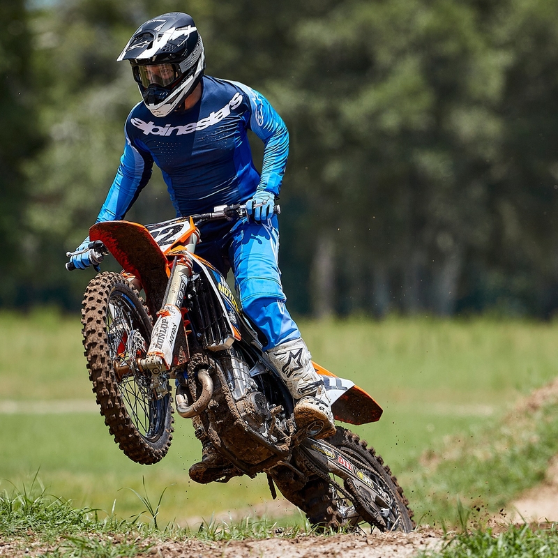 Alpinestars Supertech S-M10 Ampress мотокрос каска матово черно и бяло