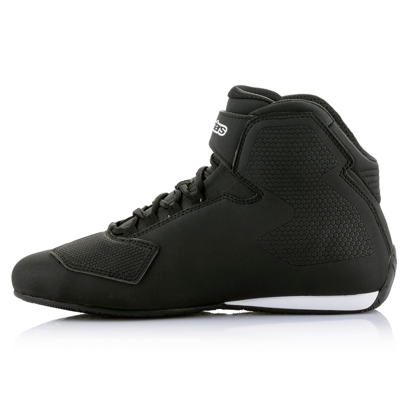Alpinestars Sector Черно и бяло мотоциклетни ботуши