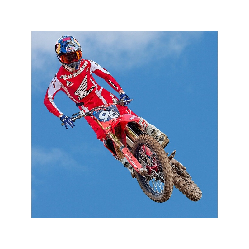 Alpinestars Tech 10 Supervented Мотоциклетни ботуши с перфорация в бяло, червено и черно