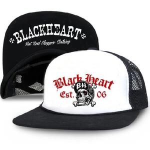 Детска шапка Black Heart Bones черно и бяло