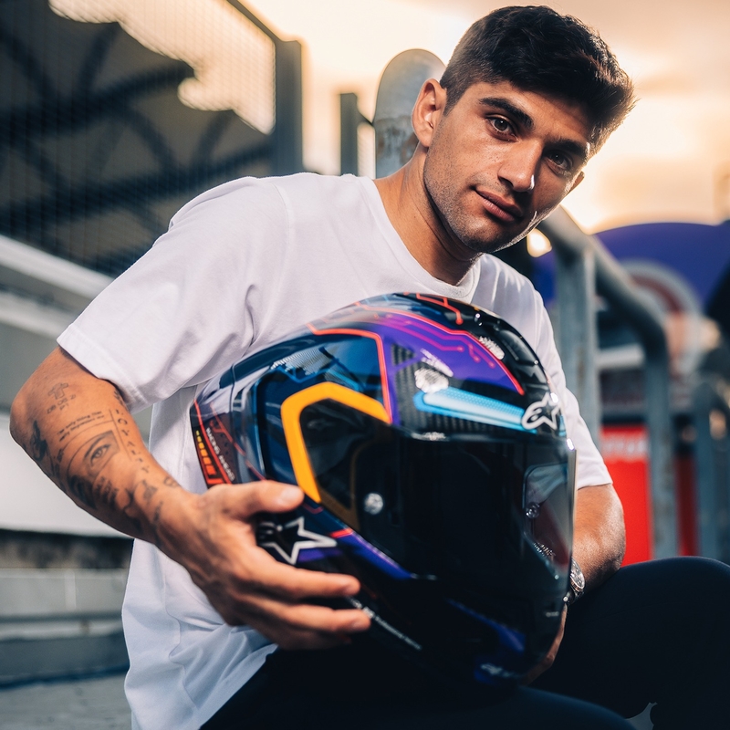 Alpinestars Supertech R-10 лимитирана серия Martinator Jorge Martin синьо-лилаво-червено-жълта интегрална мотоциклетна каска