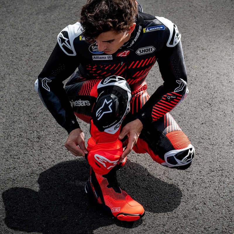 Alpinestars Supertech R Vented limited edition MM93 Marc Marquez fluo red-blue-black мотоциклетни ботуши