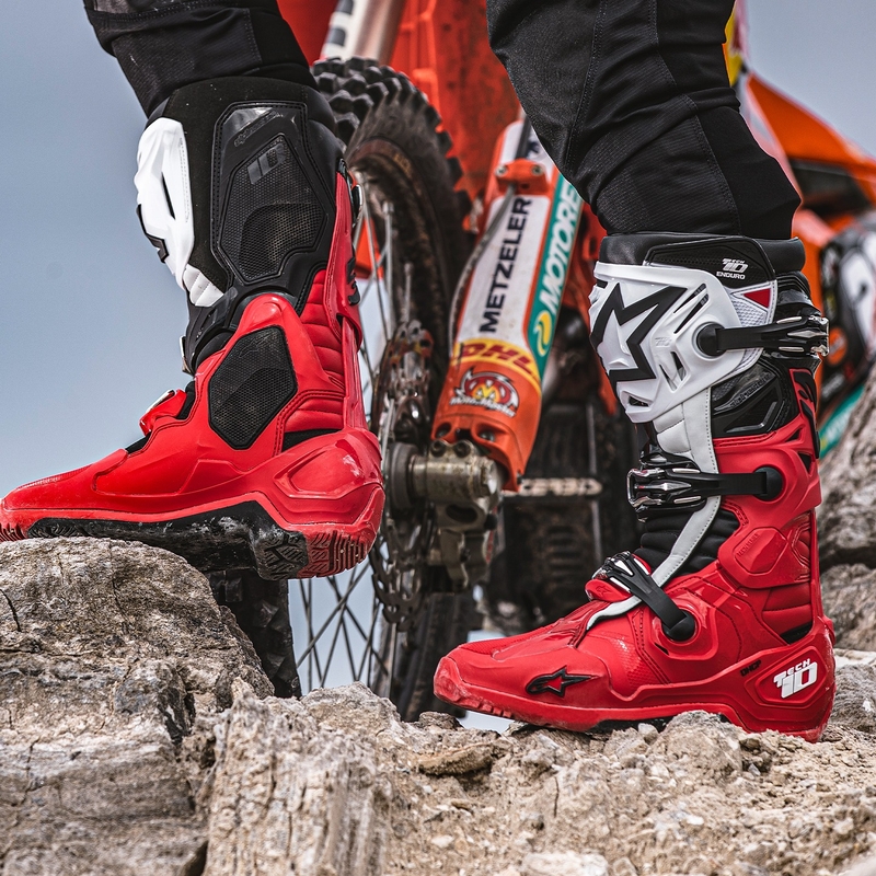 Alpinestars Tech 10 Enduro червено-черни-бели ботуши за мотоциклетизъм