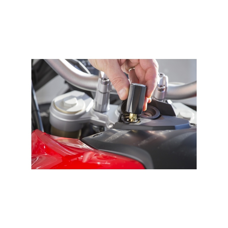 Адаптер DIN от малък мото контакт към автомобилен контакт