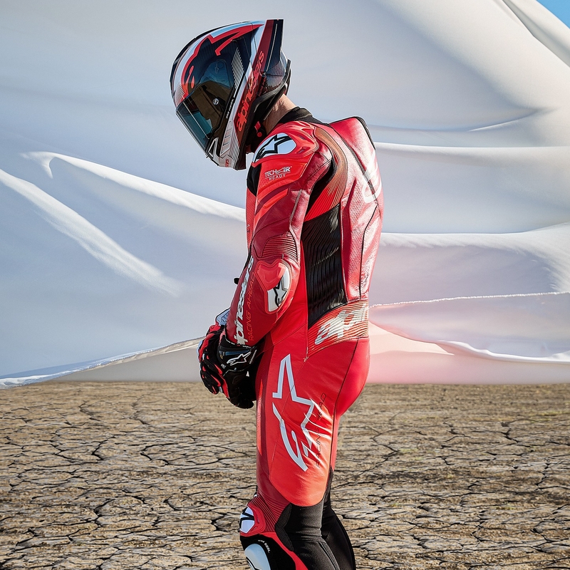 Alpinestars GP Plus V4 Sprint Еднокомпонентен кожен мотоциклетен костюм, съвместим с Tech-air, Fluo Red-Red-White-Black