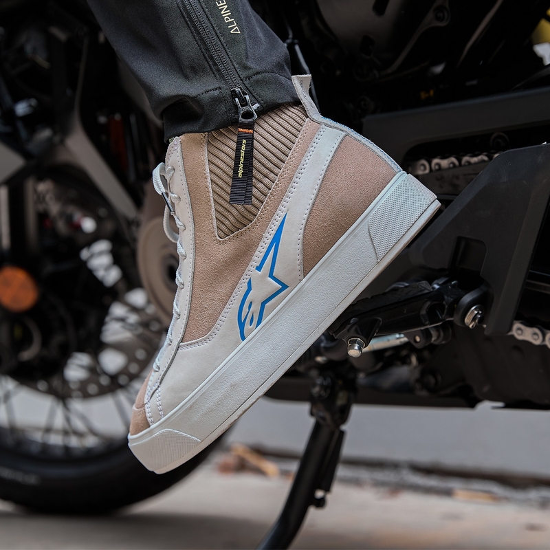 Дамски мотоциклетни ботуши Alpinestars Stella Stated Podium, бяло-светло сиво