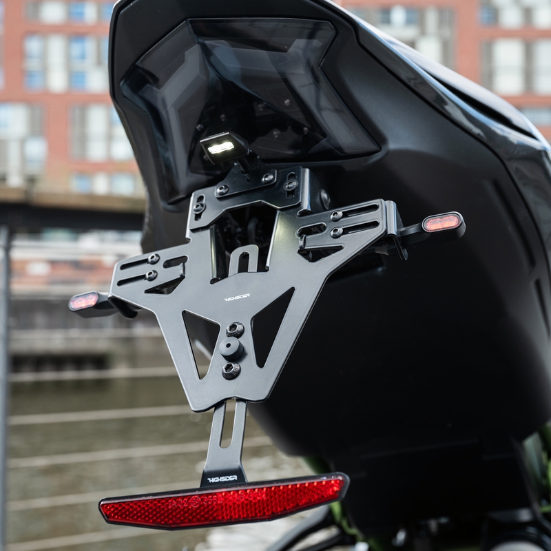 Държач за регистрационен номер с осветление Highsider Akron RS PRO Kawasaki ZX-6R черен