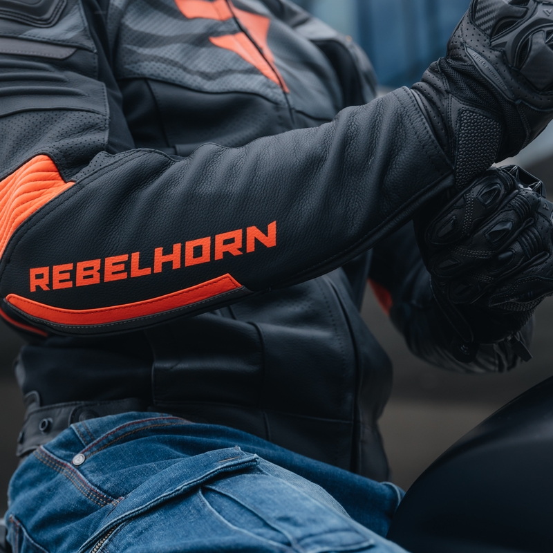Кожено мотоциклетно яке Rebelhorn Vandal черно-червено