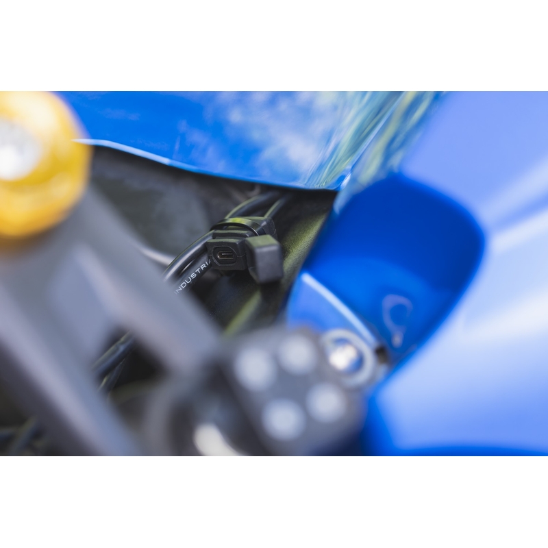 Заряден контакт Oxford USB-A 5V/3A