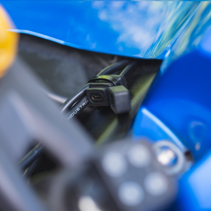 Заряден контакт Oxford USB-C 5V/3A