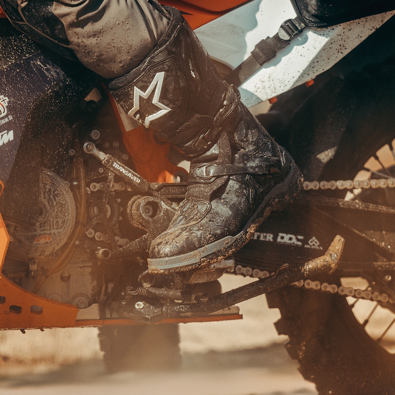 Мотоциклетни ботуши Alpinestars Corozal V2 Adventure Drystar, черни