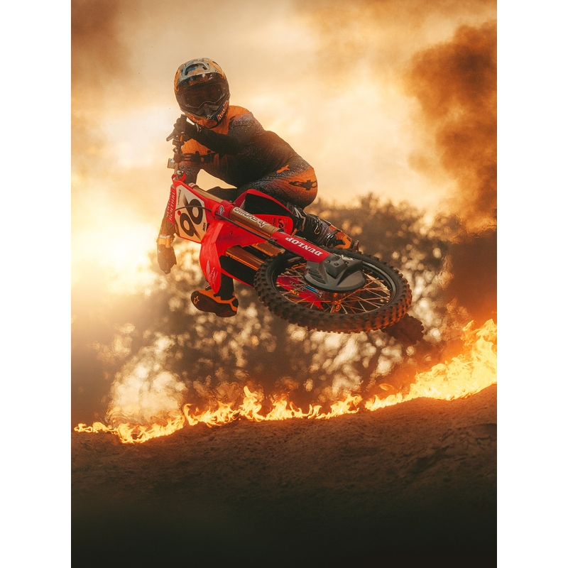 Alpinestars Supertech S-M10 каска за мотокрос с ограничена серия Black Hole, черен цвят