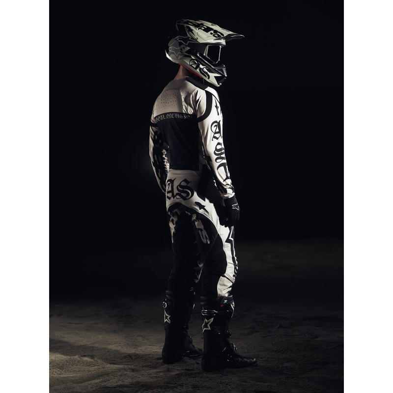 Мотокрос каска Alpinestars Supertech S-M7 Limited Edition, цвят Wolf Dust, пясъчно-черен