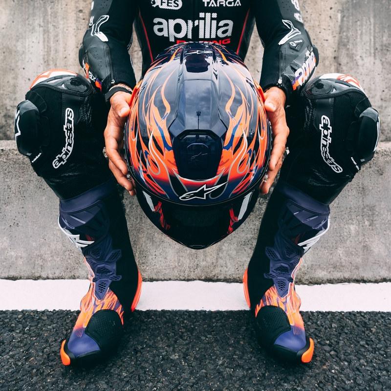 Alpinestars Supertech R-10 Flyte мотоциклетна каска с пълно лице, лимитирана серия Jorge Martin, лилаво-червена