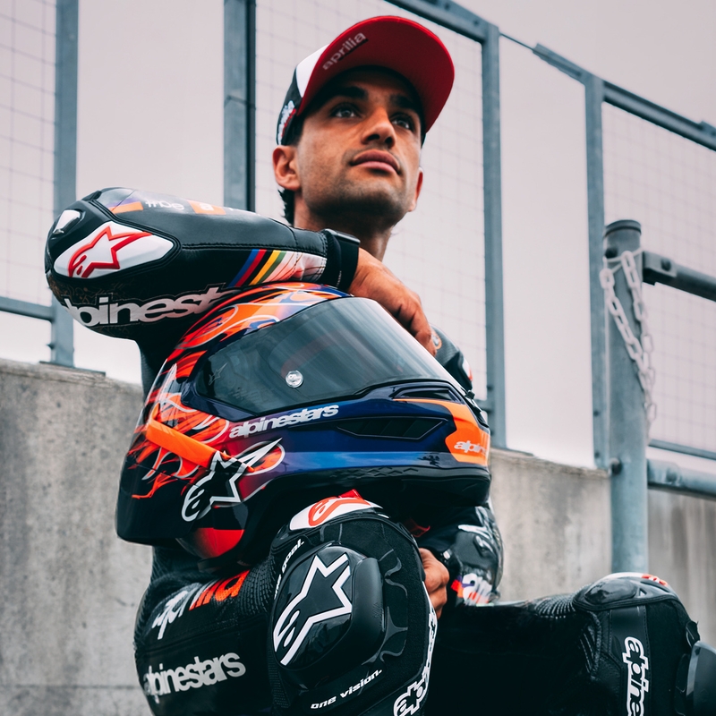 Alpinestars Supertech R-10 Flyte мотоциклетна каска с пълно лице, лимитирана серия Jorge Martin, лилаво-червена