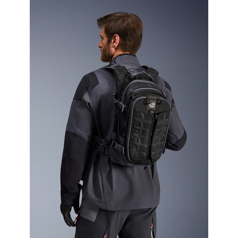 Раница за мотоциклет Alpinestars AT-15, черно-сива, 15 л