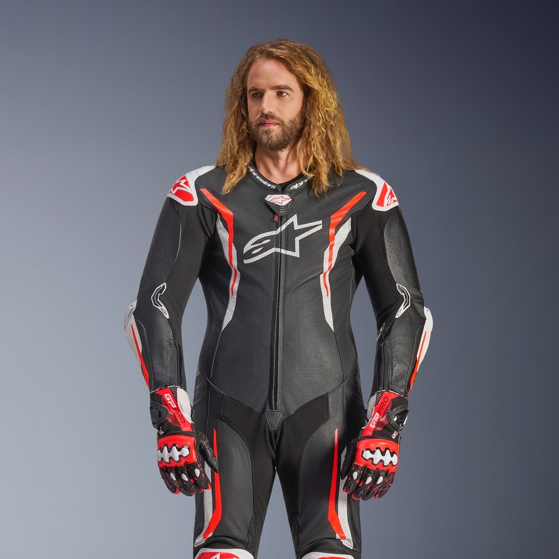 Кожен мотоциклетен костюм Alpinestars GP TECH V5, черно-бяло-флуоресцентно червено