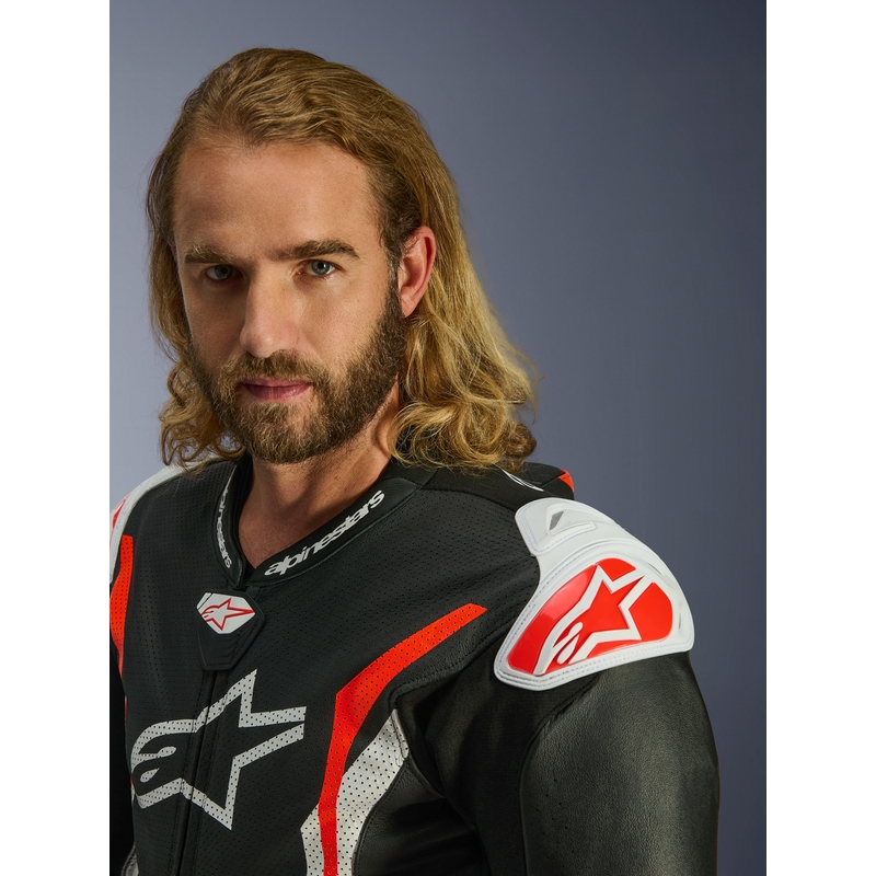Кожен мотоциклетен костюм Alpinestars GP TECH V5, черно-бяло-флуоресцентно червено
