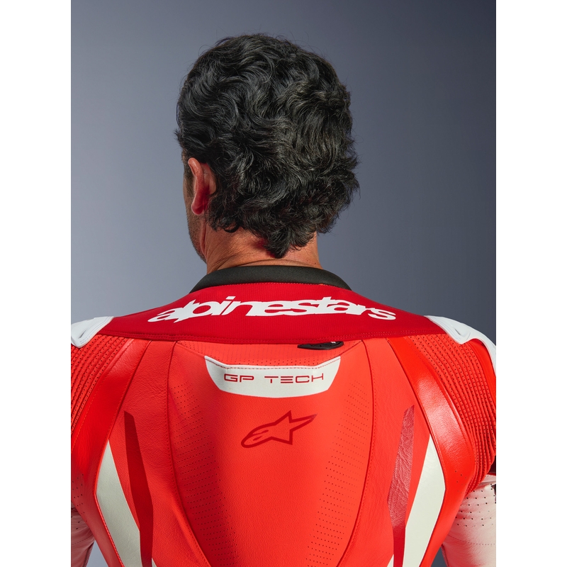 Кожен костюм Alpinestars GP TECH V5, едноделен, флуоресцентно червено-червено-бял
