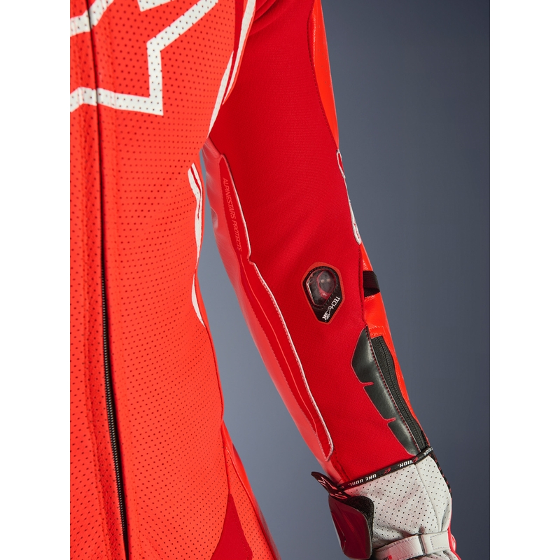 Кожен костюм Alpinestars GP TECH V5, едноделен, флуоресцентно червено-червено-бял