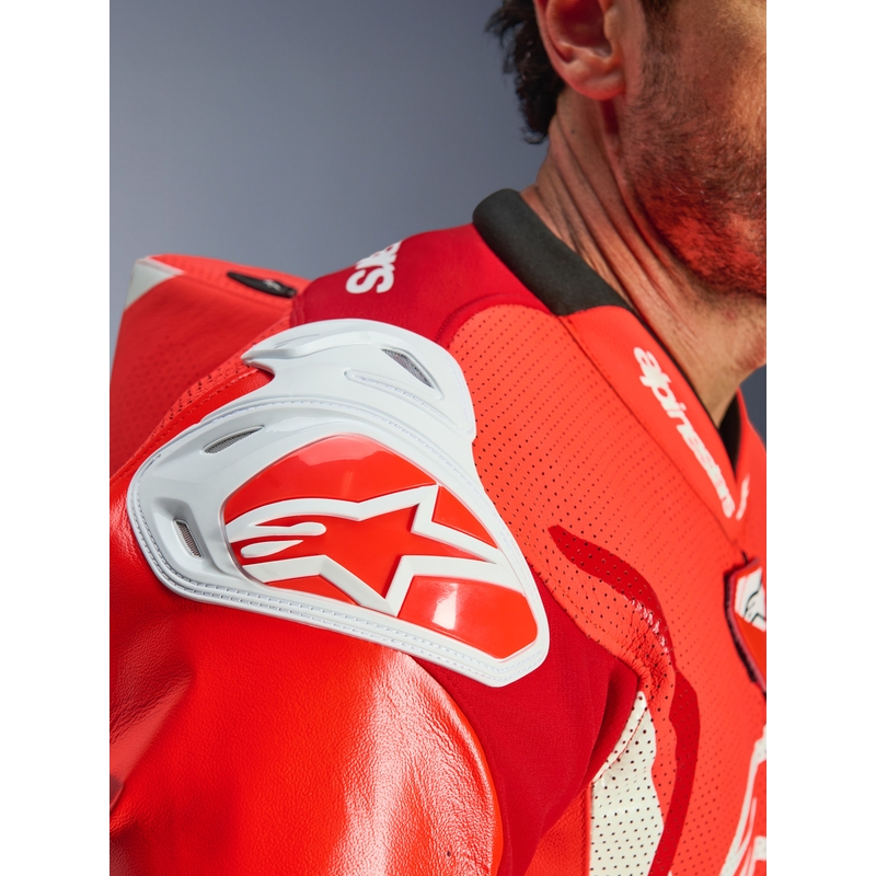 Кожен костюм Alpinestars GP TECH V5, едноделен, флуоресцентно червено-червено-бял