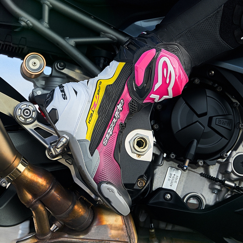 Мотоциклетни ботуши Alpinestars Supertech R черно-бяло-розово-жълто