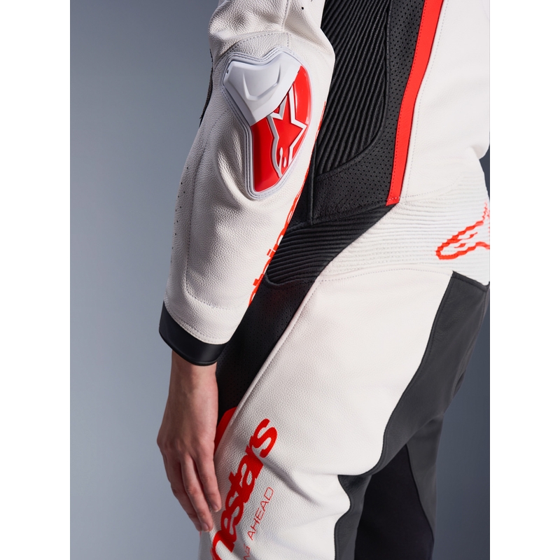 Дамски едноделен кожен мотоциклетен костюм Alpinestars Stella GP-R7 бяло-флуоресцентно червено-черно