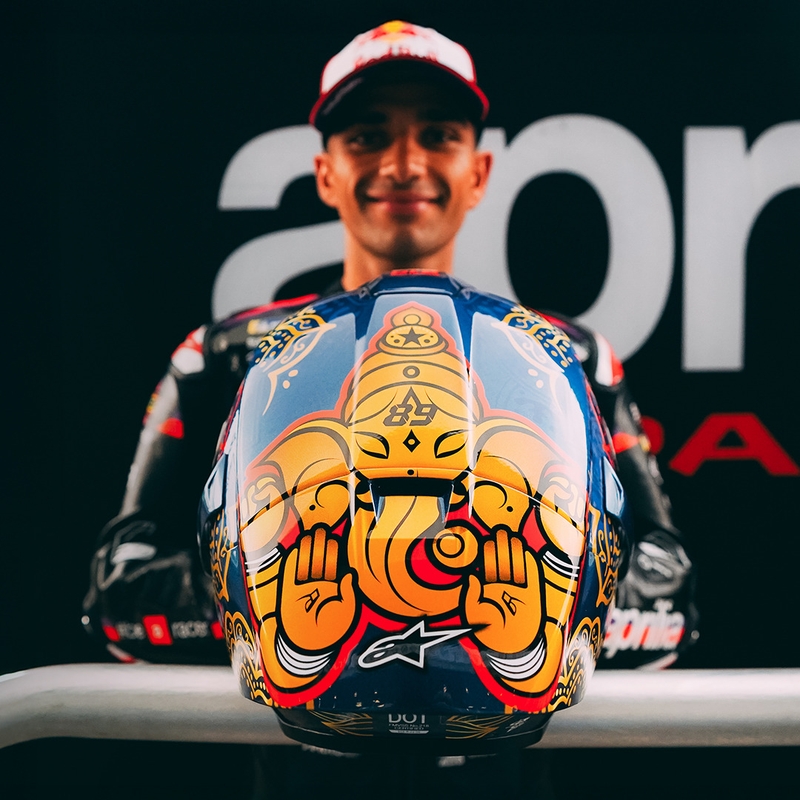 Мотоциклетна каска с пълно лице Alpinestars Supertech R10 Marthainator limited edition JORGE MARTIN син перлен златен червен