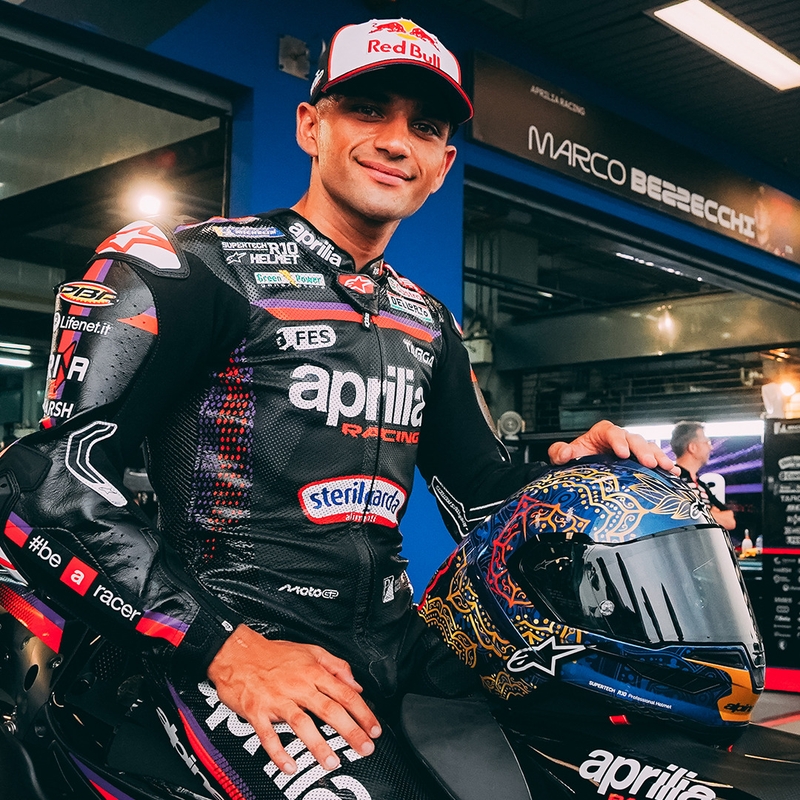 Мотоциклетна каска с пълно лице Alpinestars Supertech R10 Marthainator limited edition JORGE MARTIN син перлен златен червен