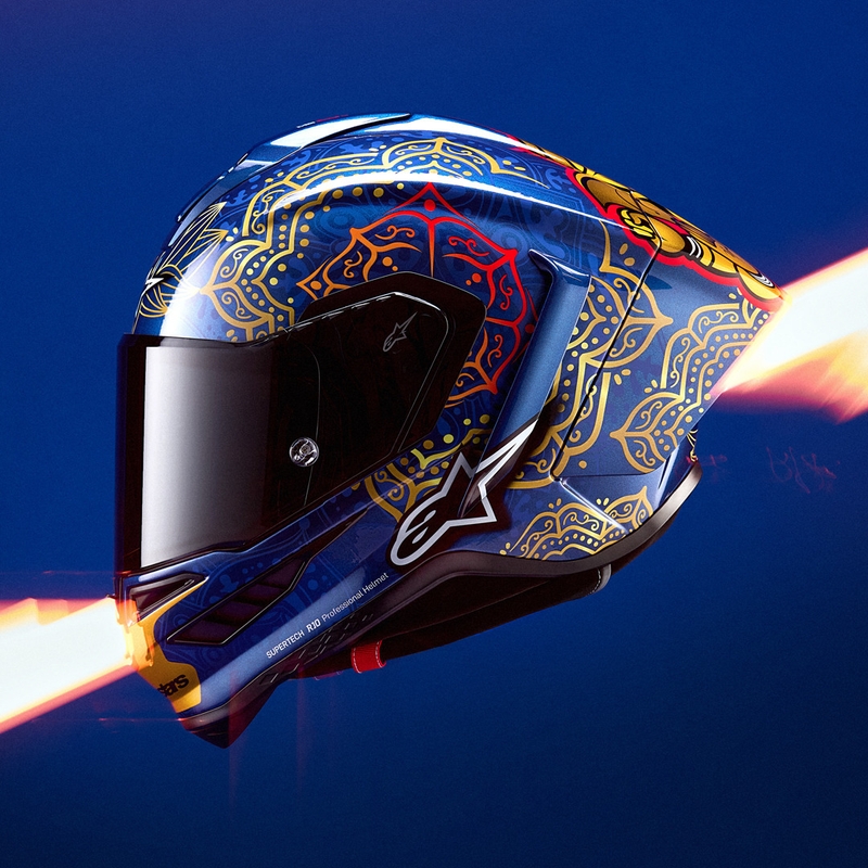 Мотоциклетна каска с пълно лице Alpinestars Supertech R10 Marthainator limited edition JORGE MARTIN син перлен златен червен