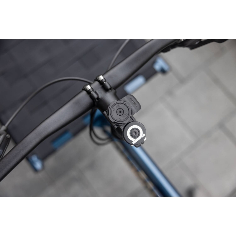 Монтаж на капачката на кормилото Quad Lock®, черен