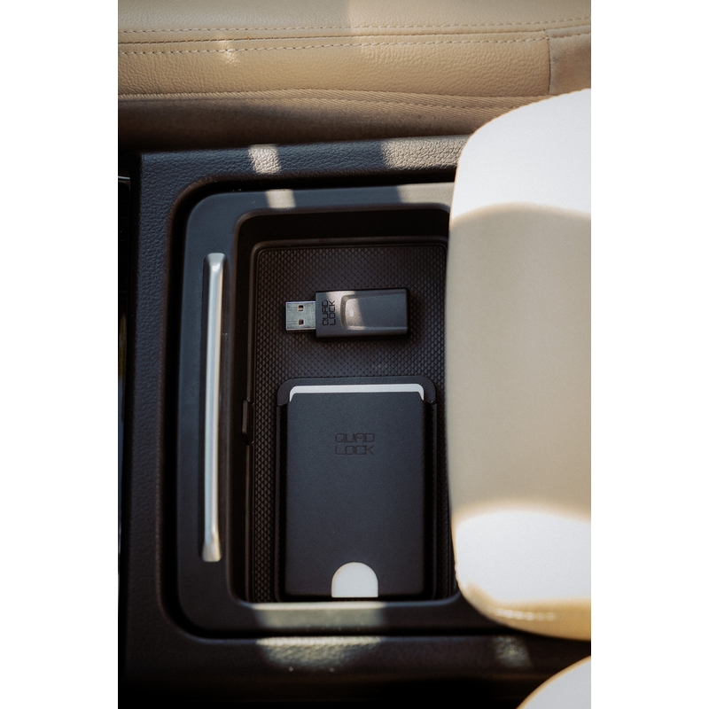Безжичен адаптер Quad Lock® CarPlay/Android Auto, черен